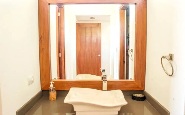 Luxury Guayllabamba House Gym Jacuzzi Parking Pool Wifi