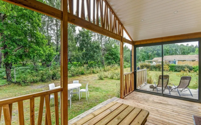 Serene Chalet in Hourtin Near Lake