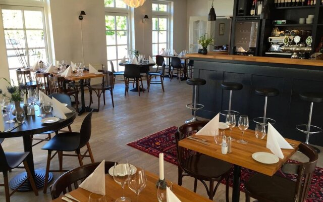Flinchs Hotel