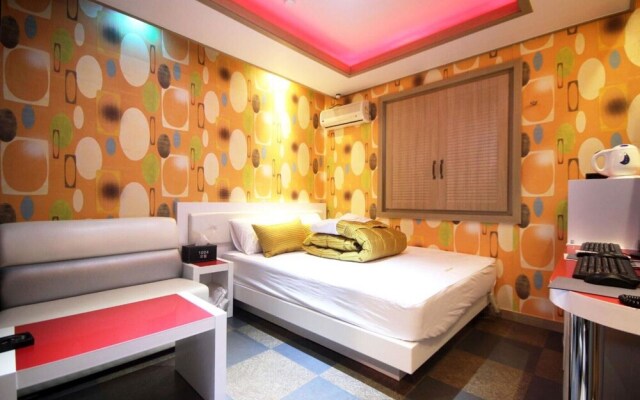 1004 Motel