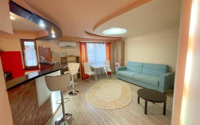 Ultracentral Lozonschi 2 rooms apartment