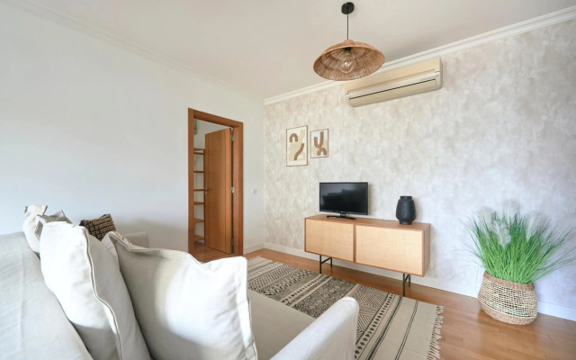 Apartment with Private Terrace & Car Garage