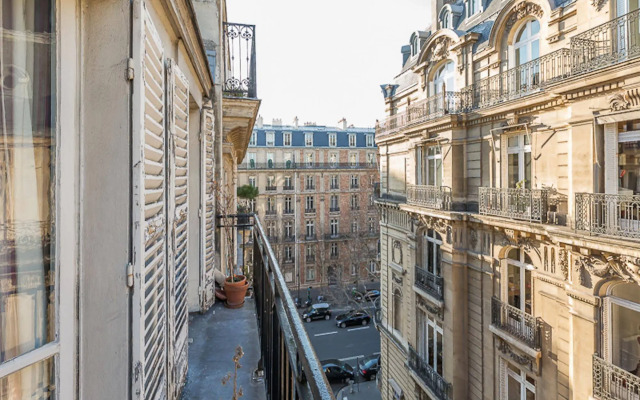 We Stay - Arc de Triomphe 75017