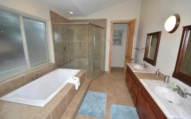 1357 Gilmore Lake