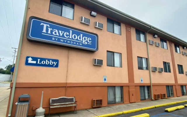Travelodge by Wyndham La Porte/Michigan City Area