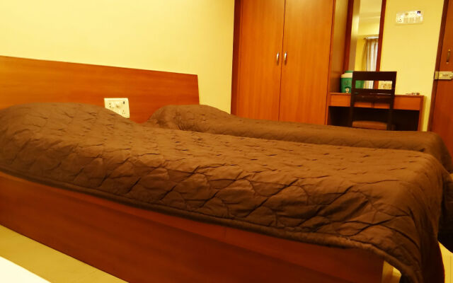 Hotel Lucky Goregaon