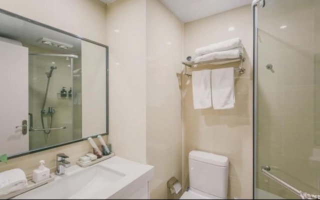 Carol Service Apartment