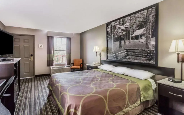 Super 8 by Wyndham Clinton