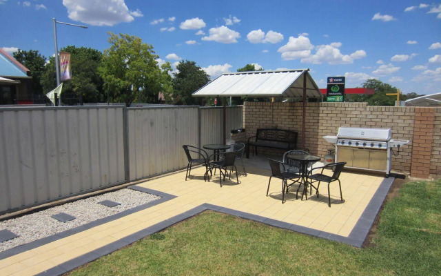 Cowra Crest Motel