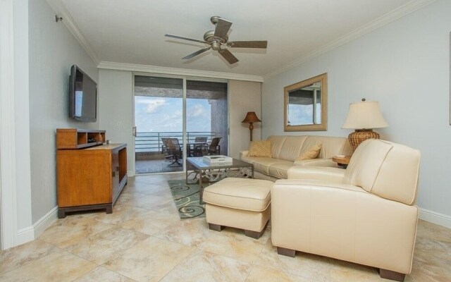 Som 503 - Somerset 2 Bedroom Condo by Redawning