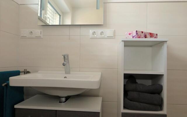 Spacious Holiday Home in Kleinwinklarn with Pool