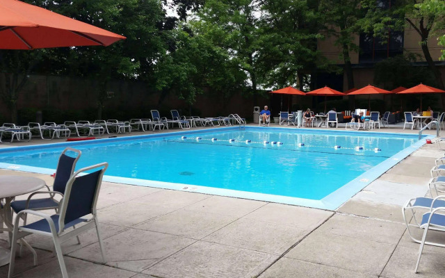 Courtyard New York LaGuardia Airport