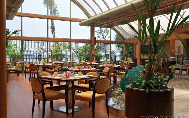 Vivanta Ernakulam, Marine Drive