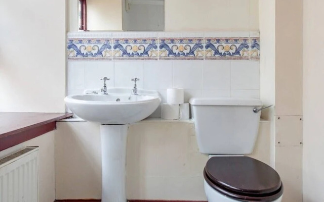 2 Bedroom Home By Leiths Shore