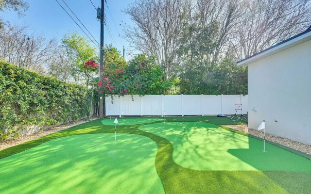 Modern Lakeland Golf Retreat w/ Putting Green