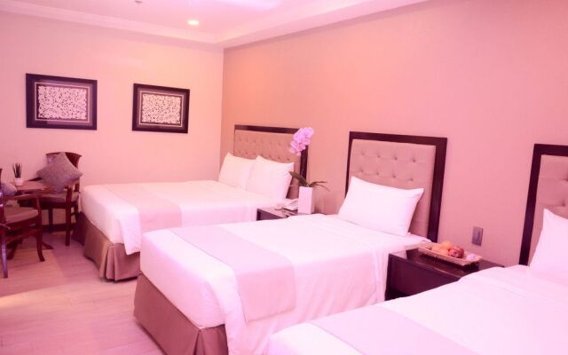 Aura One Hotel
