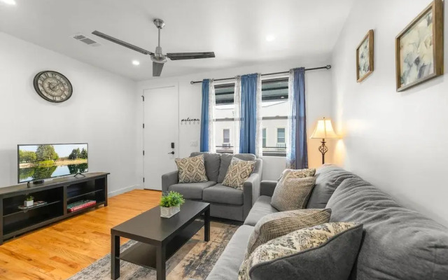 2-Bedroom East Austin Condo-Free Parking