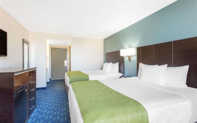 Days Hotel by Wyndham Oakland Airport-Coliseum