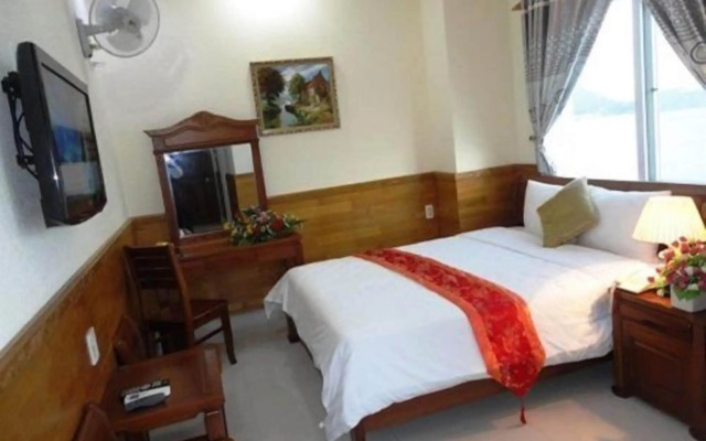 Hoang Yen Canary Hotel
