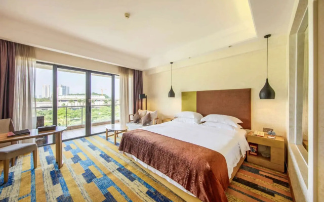 Days Hotel and Suites Yangjiang