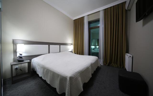 Discovery Hotel
