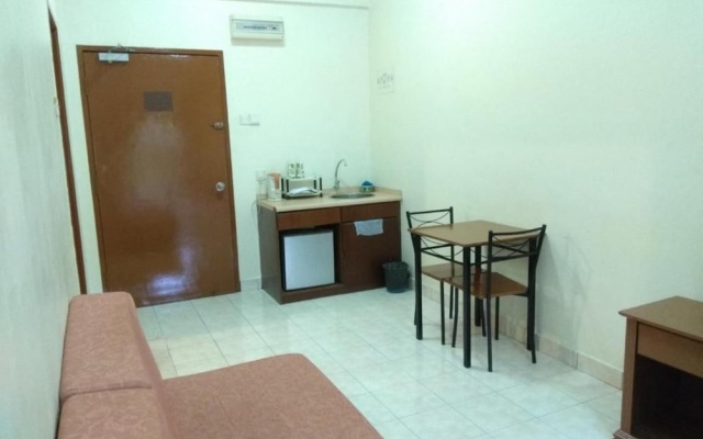 OYO HOME 90301 Suria Service Apartments @ Bukit Merak Laketown Resort – Guest Rooms – Taiping