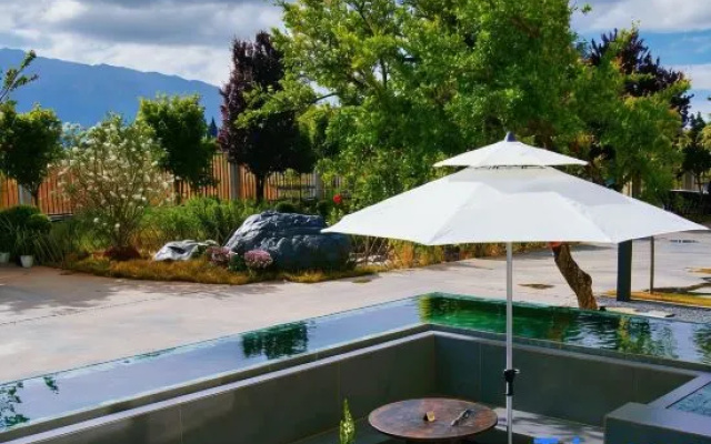 The Artistic Realm of Chenlu Space – Pool – Dali