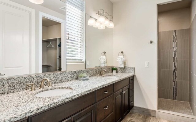 Hidden Treasure #15 6 Bedroom Home