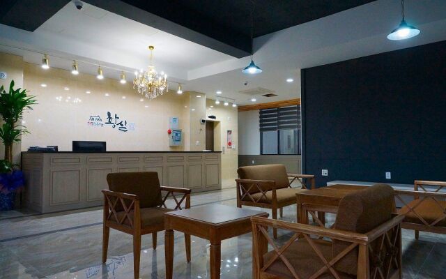 Hwangsil Tourist Hotel