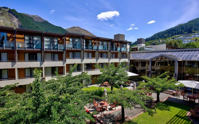 Novotel Queenstown Lakeside