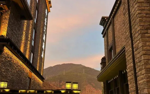 Huajing Wenlan Hotel