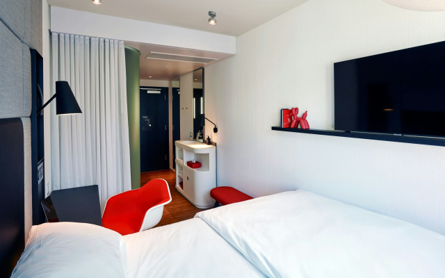 citizenM Los Angeles Downtown