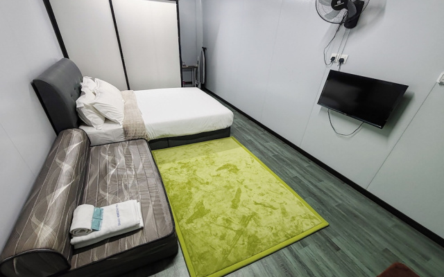 Galaxy Homestay (Muslim)