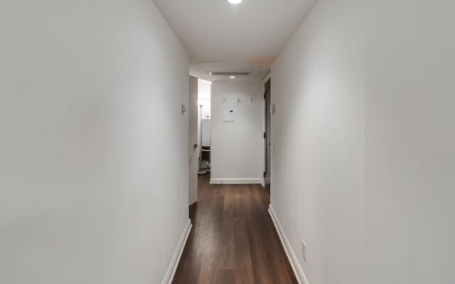Amazing Royal Suites Yorkville