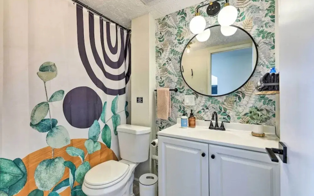 Cincinnati Vacation Rental: 6 Mi to Downtown!