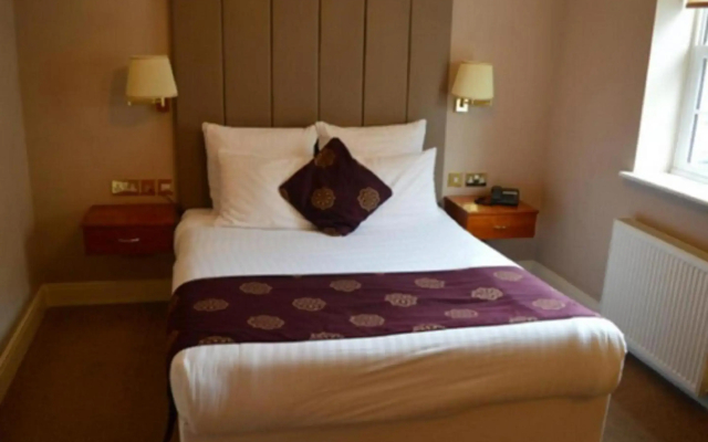 The Cliff Hotel