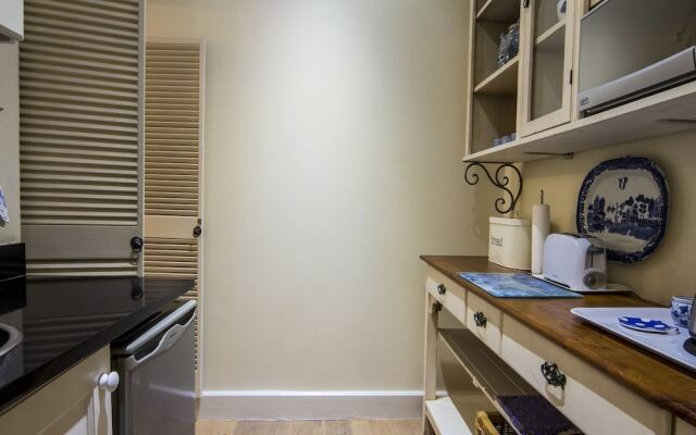 Maison - H Guest House