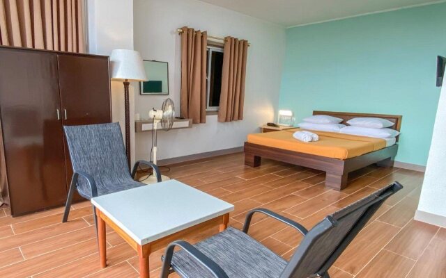 Metro Pines Inn