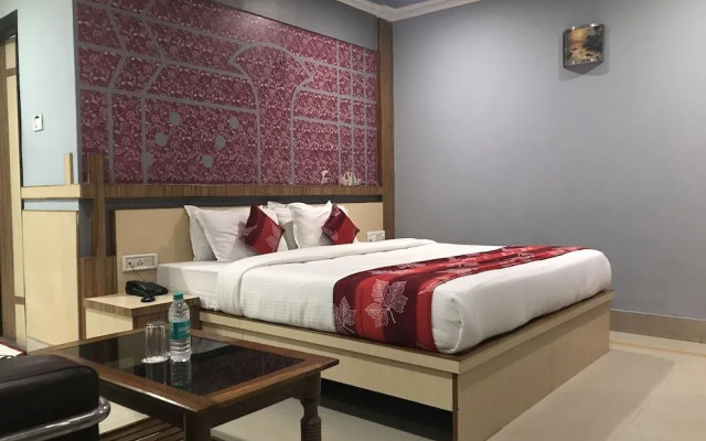 Hotel Minakshi International