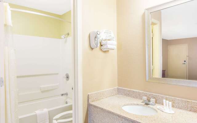 Days Inn by Wyndham Ripley