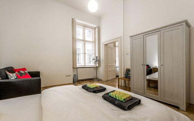 Mahler Apartment in VI Terézváros with Wifi.