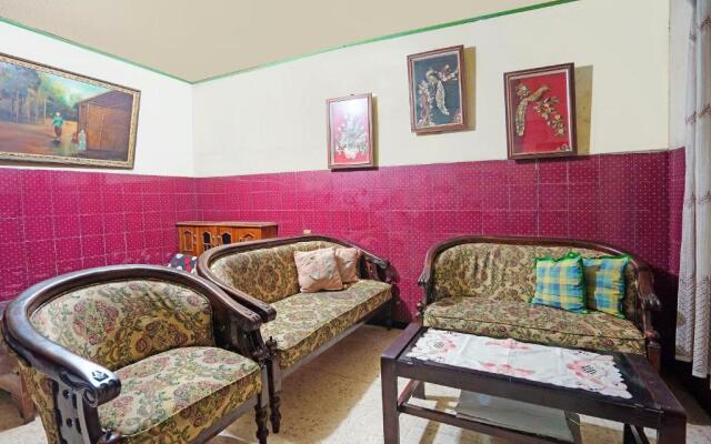 Spot On 91859 Kost Budhe Syariah