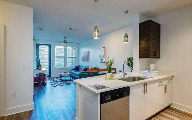 FRONTDESK NoHo Flats at North Hyde Park Apts Tampa