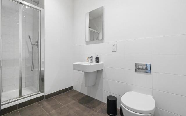 Central Stevenage Luxury 2 Bed Apartment
