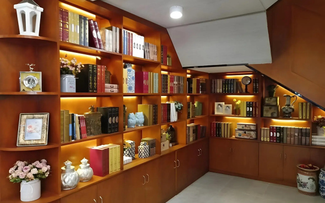James Joyce Coffetel (Chengdu Kuanzhai Alley)