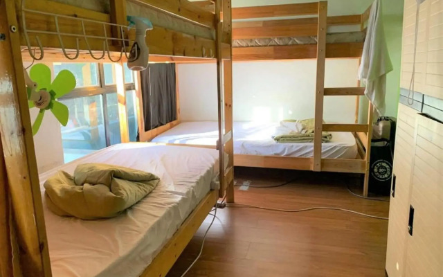 PODs The Backpackers Home & Cafe