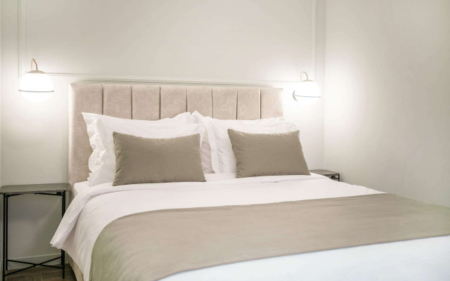 ASTIKON Xenofontos Suites