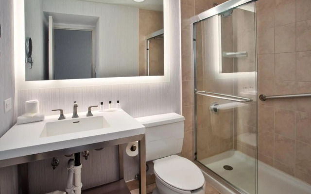 Crowne Plaza Chicago-Northbrook by IHG