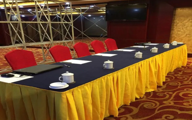 Junyi Frontier Hotel