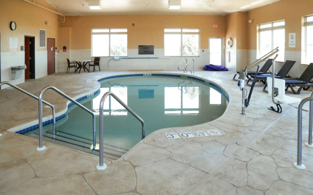 Comfort Inn & Suites